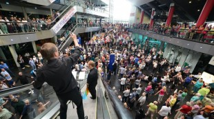 A 'conductor's eye view' of Crowd Out A 'conductor's eye view' of Crowd Out